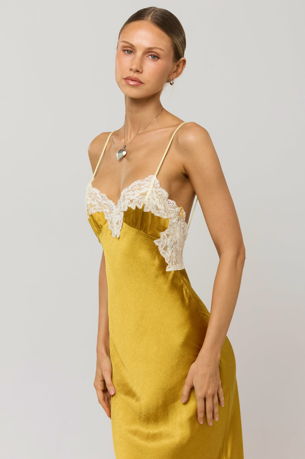 Celine in Gold – RESA