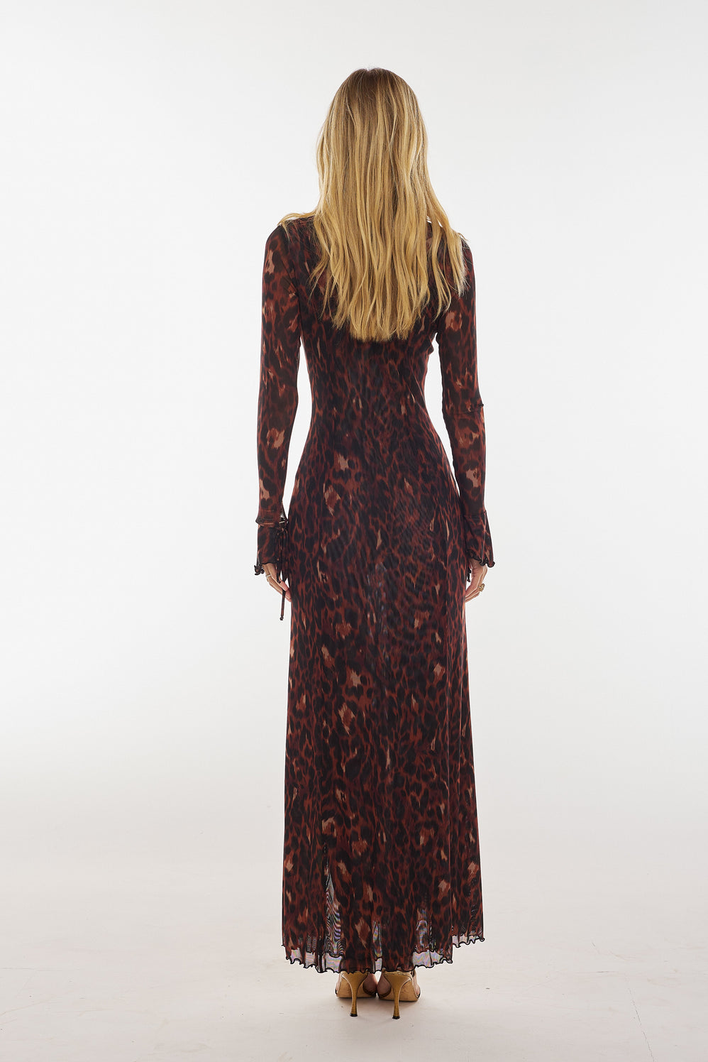 resa lennon maxi dress in Knox – front slit My Height is:Tall (5'7