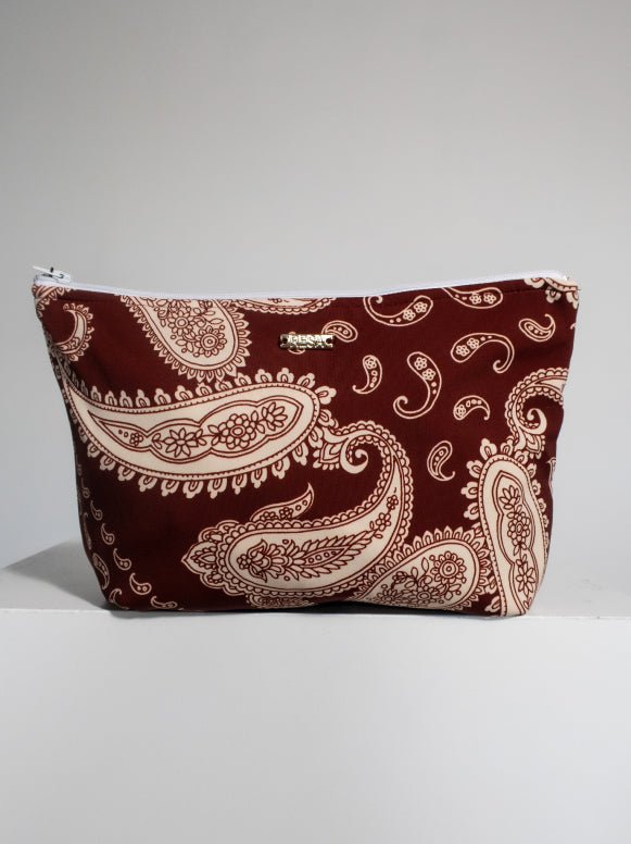This is an image of Zipper Pouch Bronco - RESA featuring a model wearing the dress