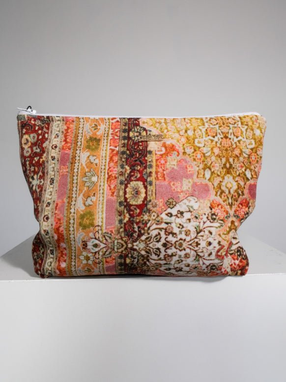 This is an image of Zipper Pouch Saloon - RESA featuring a model wearing the dress